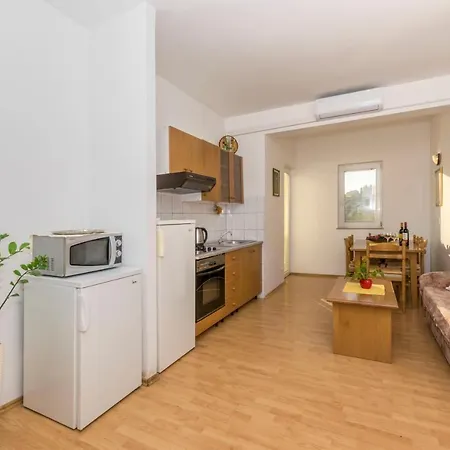 Tonci Appartement *